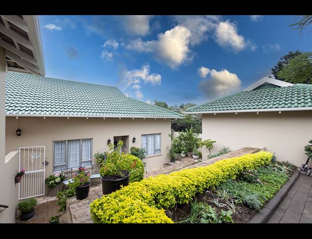 3 BEDROOM TOWNHOUSE FOR SALE IN SOMERSET PARK